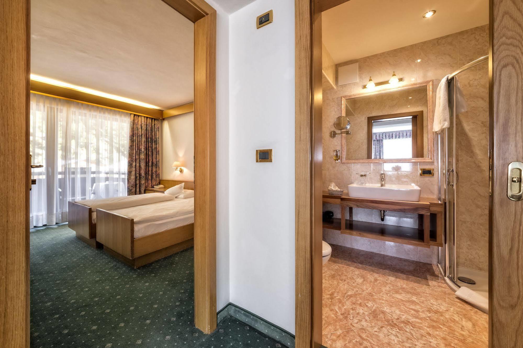 Hotel Armin Selva di Val Gardena Ngoại thất bức ảnh
